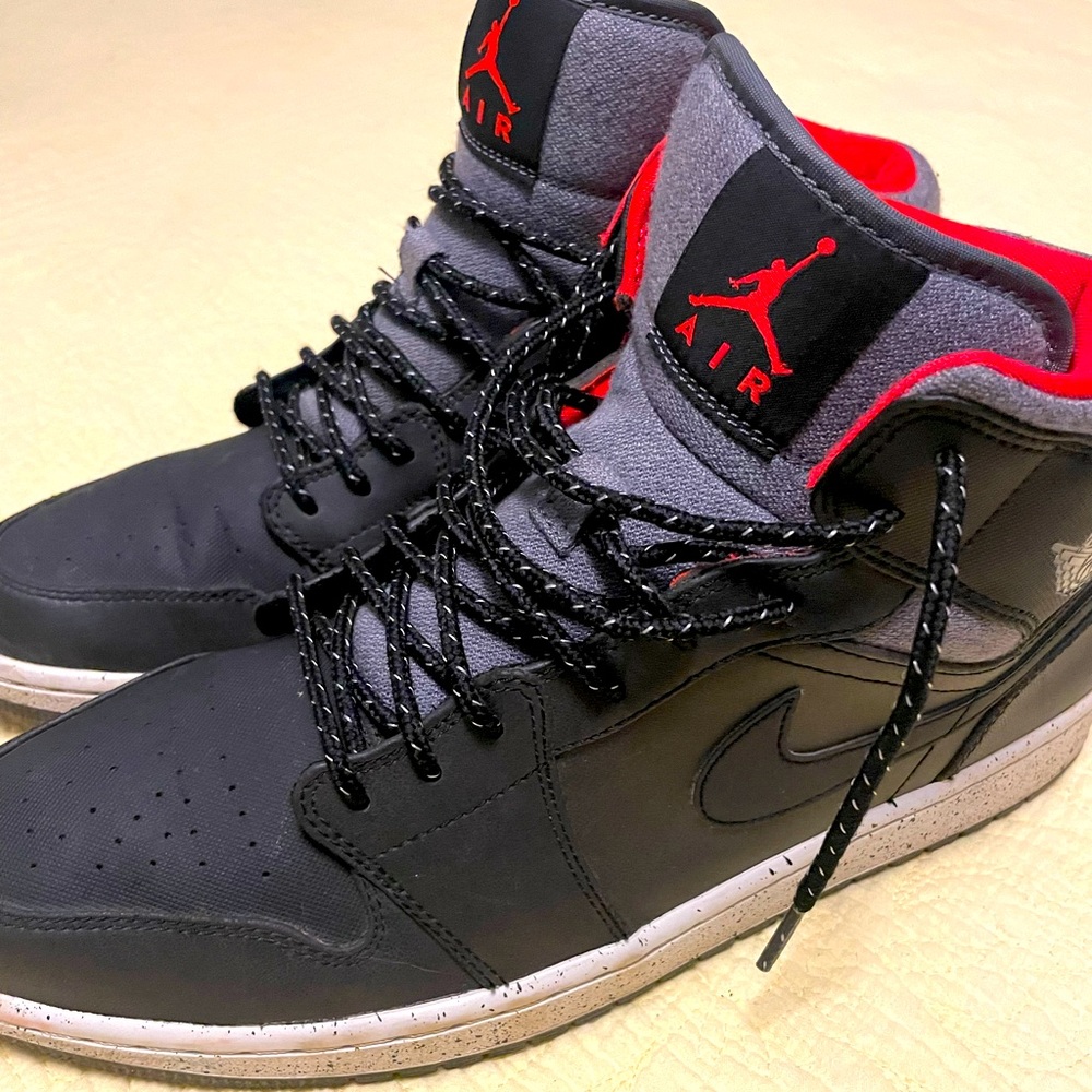 NIKE AIR JORDAN 1 WINTER DUNKS 🏀 2015 Men’s Size 13 . Good condition !